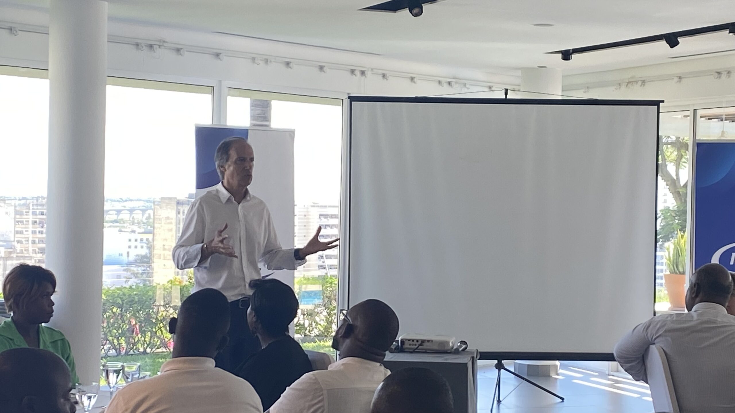 Transcom Realiza Happy Hour com Colaboradores